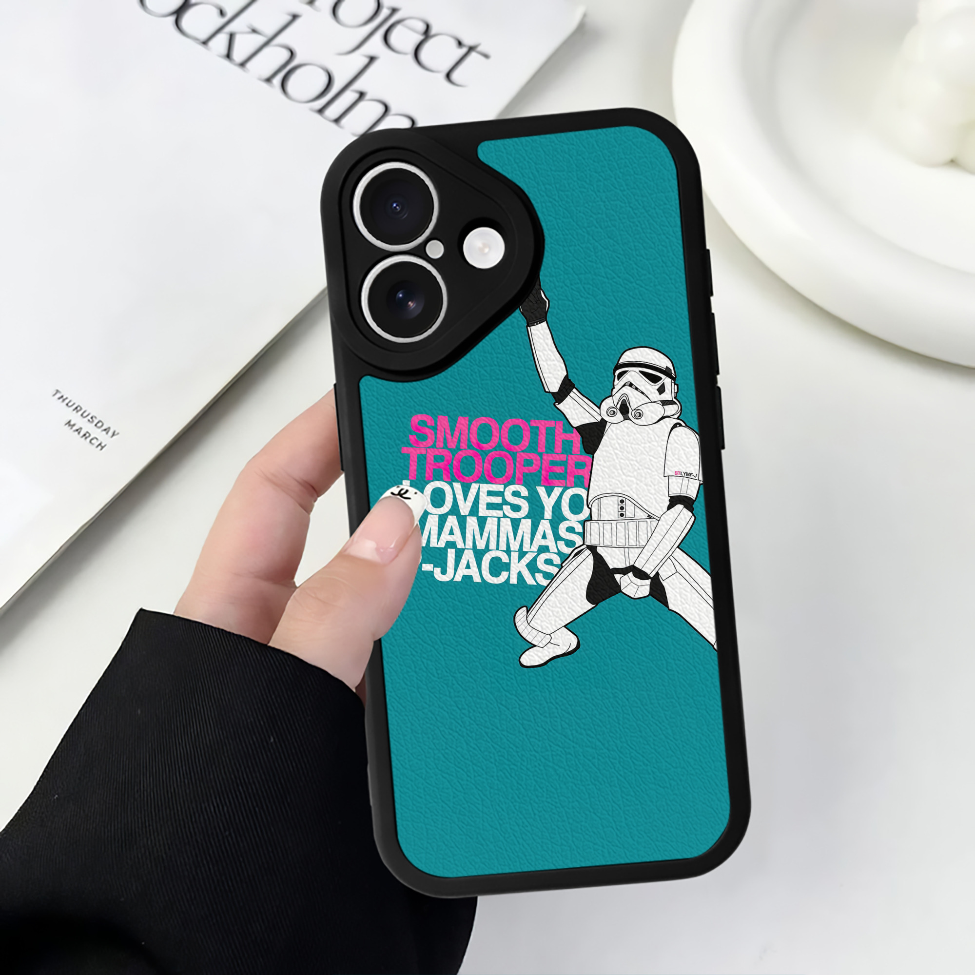 （画像用） スター・ウォーズ Star Wars 【iPhone 16シリーズ対応】シリコンスマホケース（レザー調） 材質：シリコン